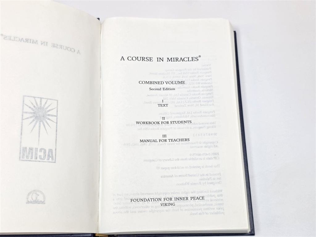 A Course in Miracles — Combined Volume, Ophalen of Verzenden, Gelezen, Overige onderwerpen, Achtergrond en Informatie