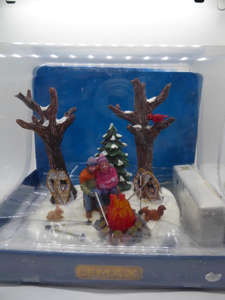 Lemax Item  Staying warm - Ik ruim op, Diversen, Kerst, Ophalen of Verzenden, Nieuw