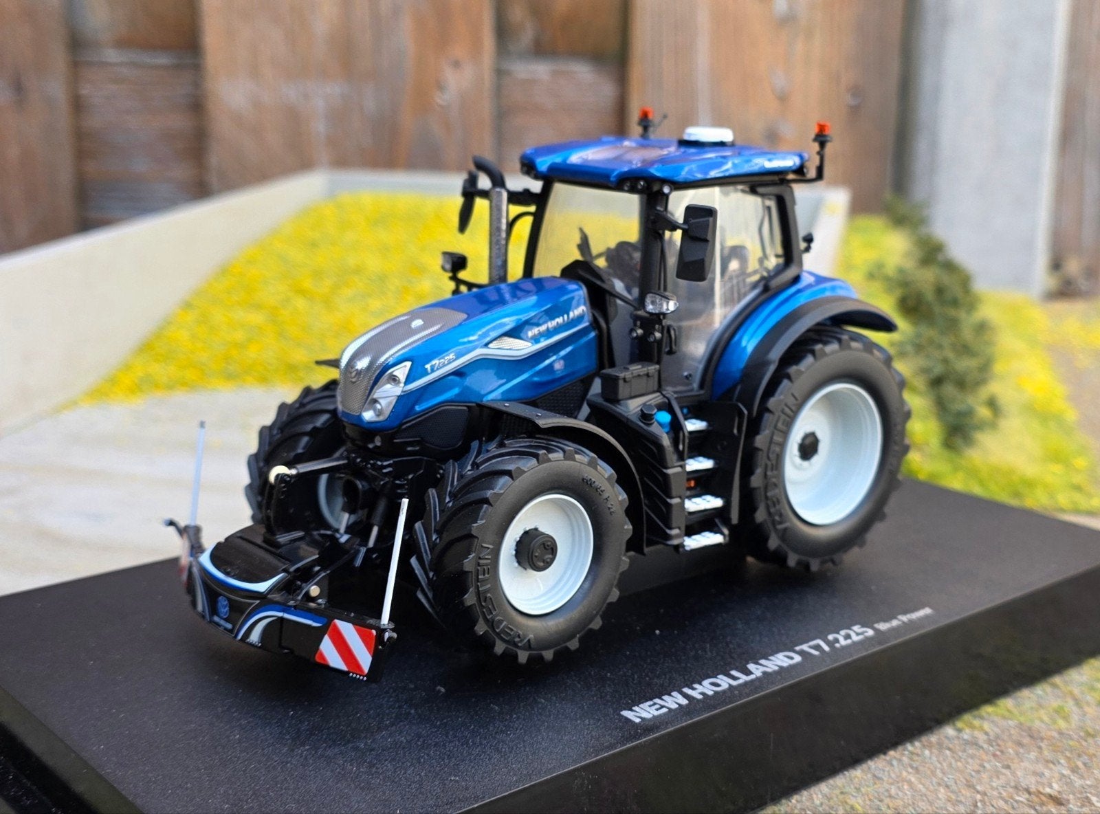 Verbouwde New Holland T7.225 Blue Power 1:32, Hobby en Vrije tijd, Ophalen of Verzenden, Nieuw, Tractor of Landbouw, Universal Hobbies