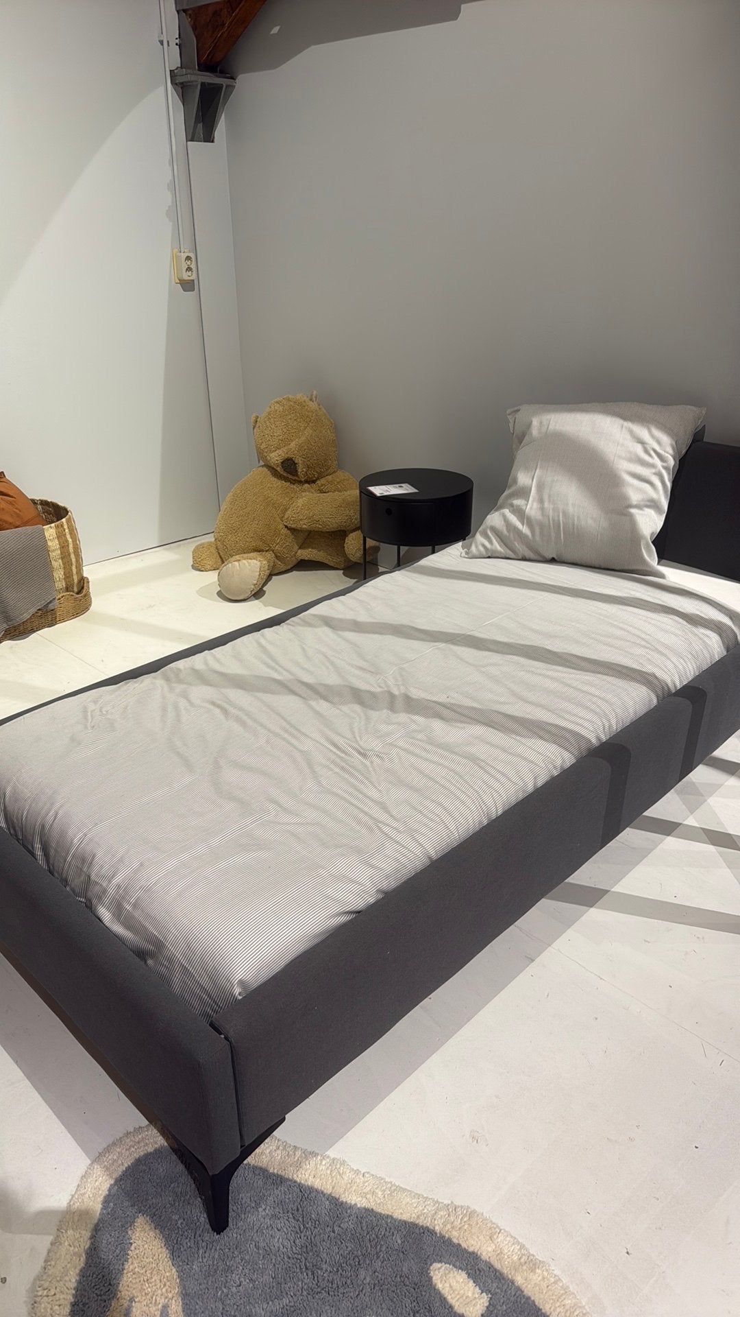 Kidsmill Square+ Bed 90 x 200 Respiro Grey, Ophalen, 90 cm, Eenpersoons, Zo goed als nieuw