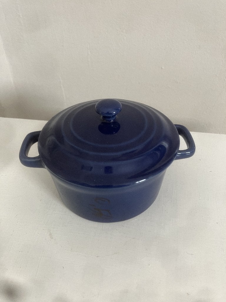 Donkerblauwe keramische kookpannetje, Keramiek, Ophalen of Verzenden, Overige stijlen, Schaal of Schalen