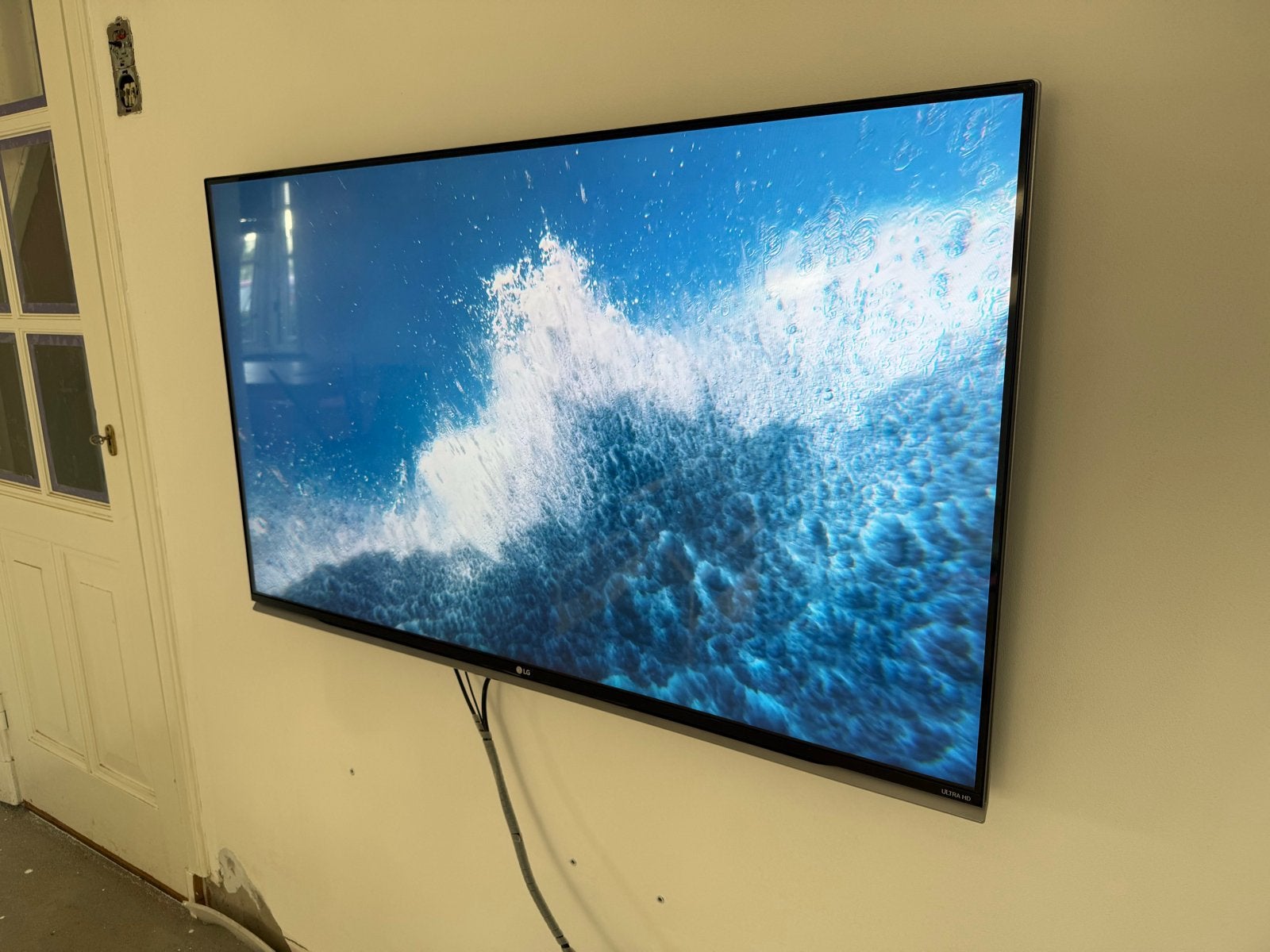 Foto 3 van LG 49 inch Ultra HD (4K) Smart TV (49UF850V)