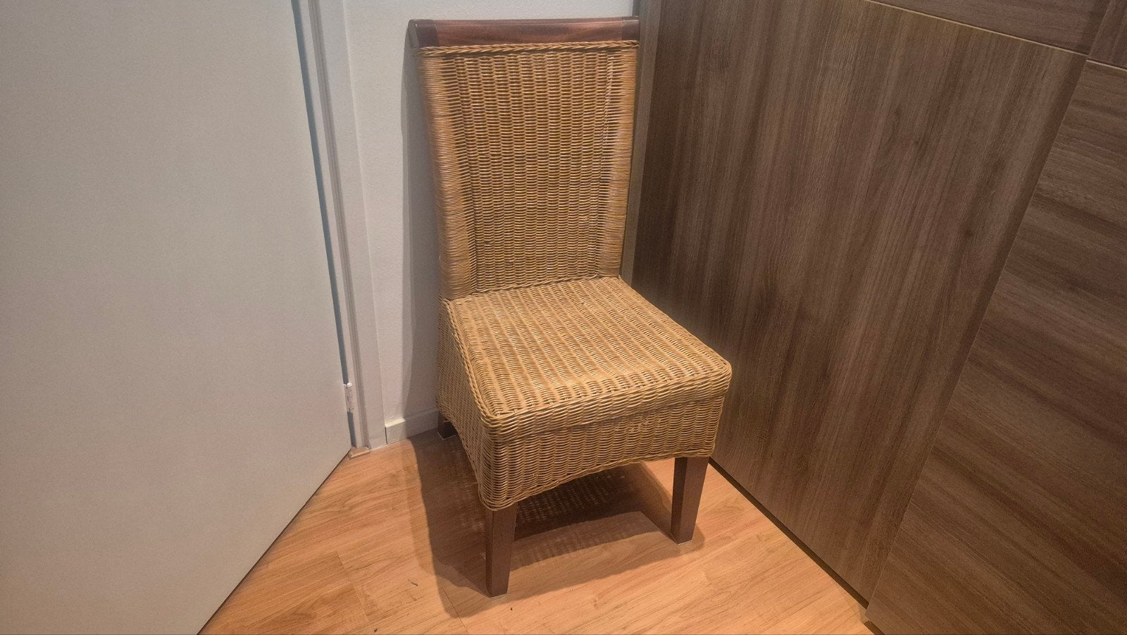 3 Rotan stoelen met houten poten, Ophalen, Gebruikt, Overige kleuren, Landelijk, Natuurlijk