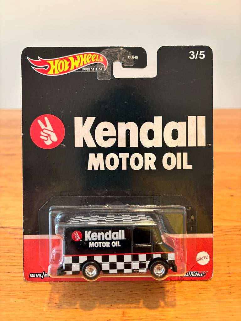Hot Wheels Premium Kendall Motor Oil Combat Medic 1:64, Ophalen, Nieuw