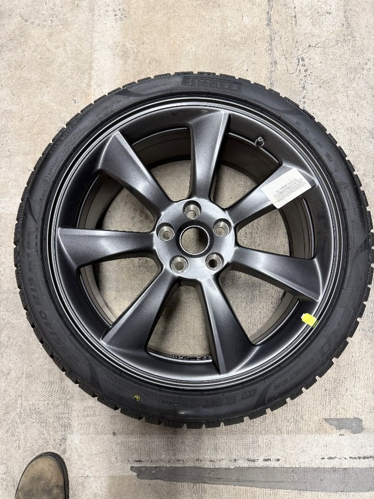 Tesla Model 3 Performance Highland 19" winterset – NIEUW, Auto-onderdelen, Banden en Velgen, Nieuw, Winterbanden, 235 mm