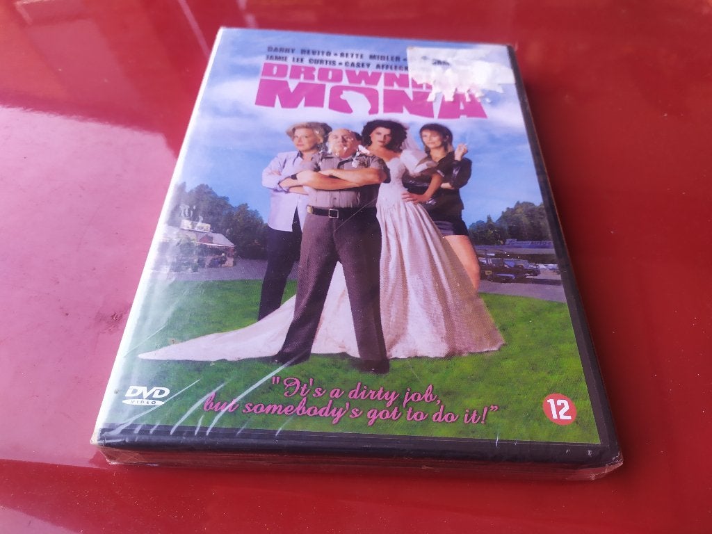 Drowning Mona, Vanaf 6 jaar, Ophalen of Verzenden, Zo goed als nieuw, Actiekomedie
