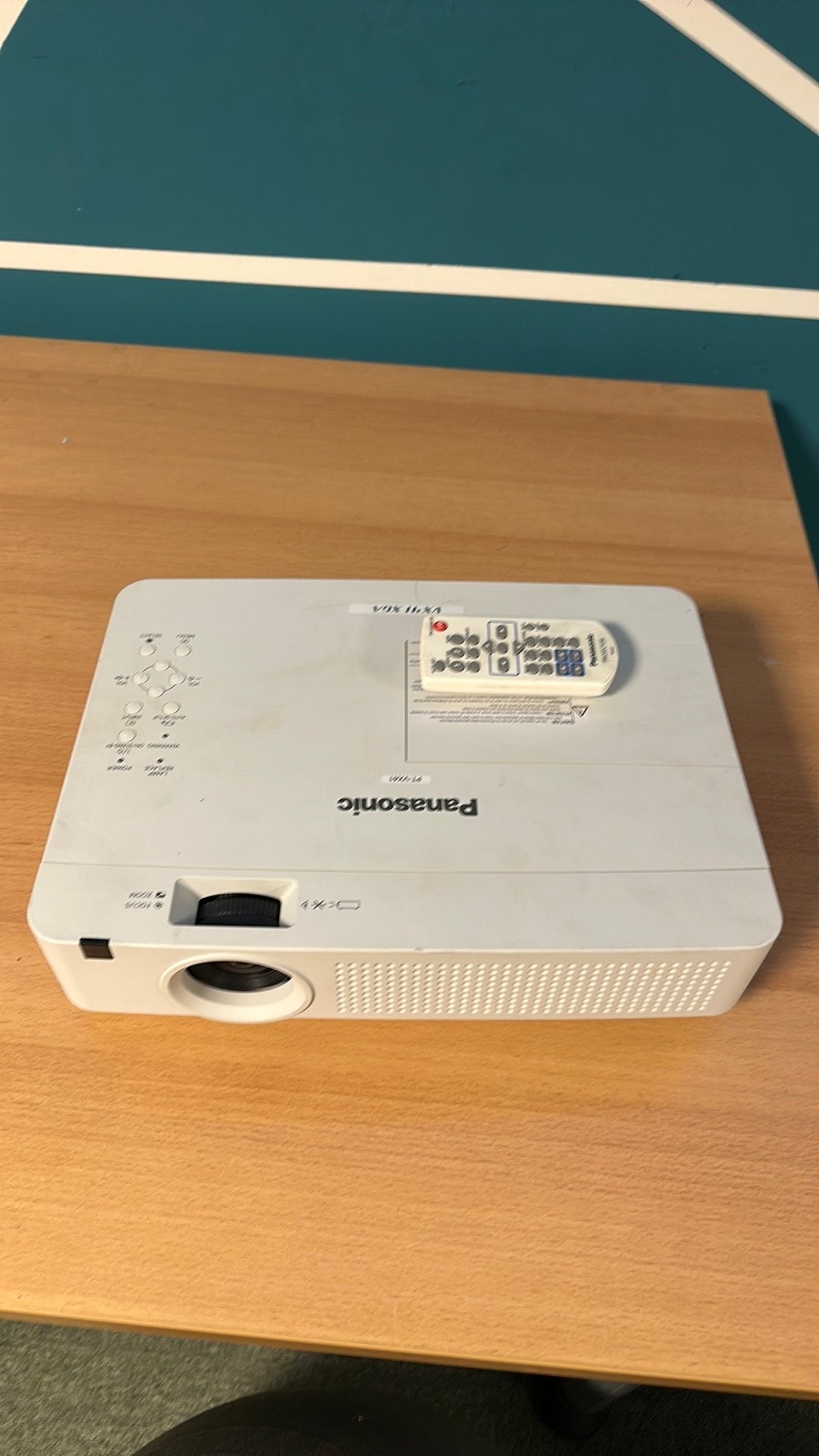 Panasonic pt-vx41 beamer, Gebruikt, Panasonic, Ophalen of Verzenden, LCD