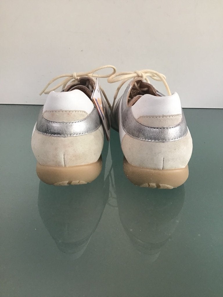 Hartjes 37 Nieuwe witte sneakers | Gratis verzenden, Verzenden, Wit, Nieuw, Sneakers of Gympen