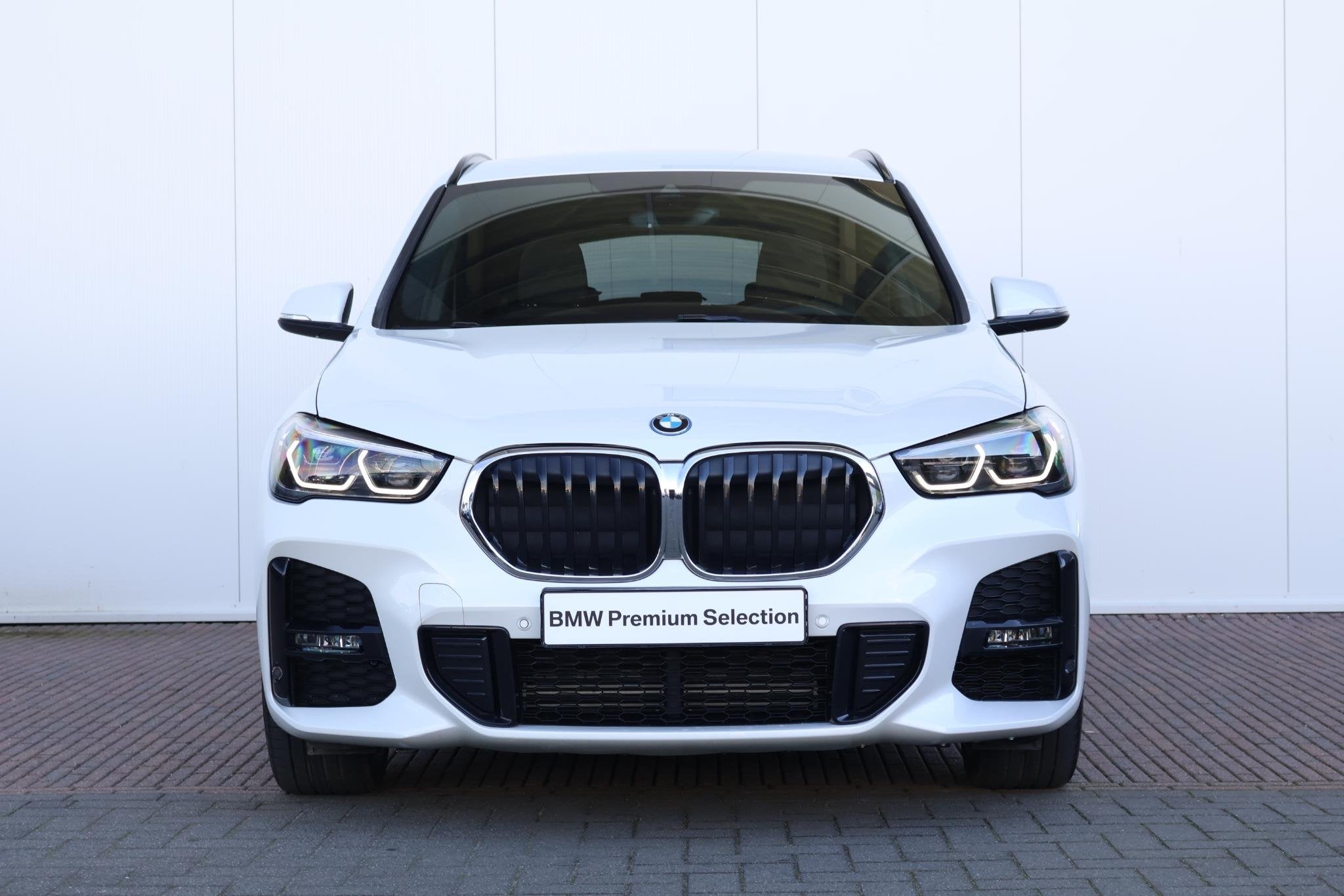 BMW X1 xDrive25e | SoH 87% | M-Sport Pakket | Trekhaak | Sto, Stof, Gebruikt, Met garantie (alle), Wit