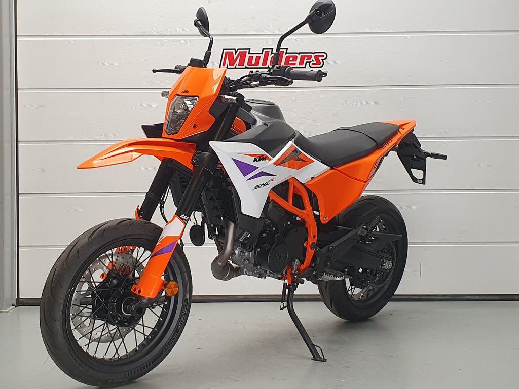 KTM 390 SMC R KTM 390 SMC-R (bj 2025), KTM, Bedrijf, Sluisweg 20
6581 KA  Malden, NL, Info@KTM.nl