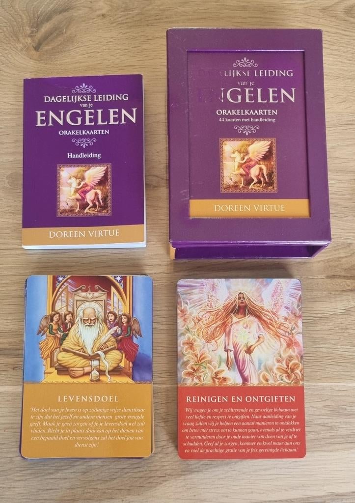 Doreen Virtue - Dagelijkse begeleiding van je engelen, Tarot of Kaarten leggen, Overige typen, Ophalen of Verzenden, Zo goed als nieuw