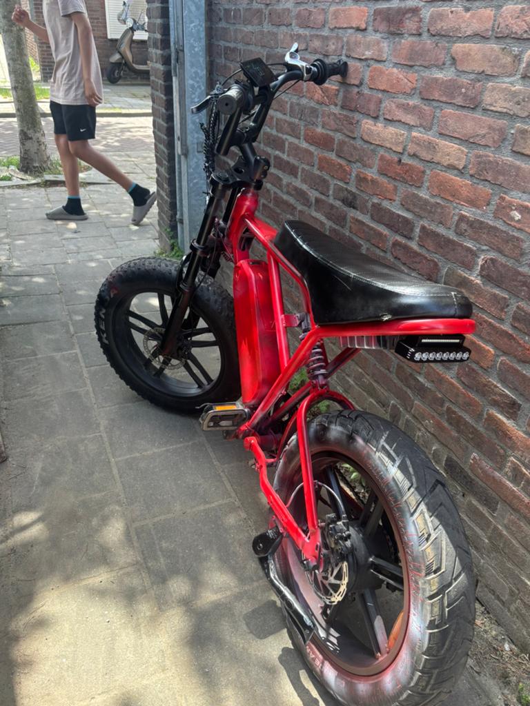 Fatbike h9 rood opgevoerd, Ophalen, Zo goed als nieuw, Overige merken