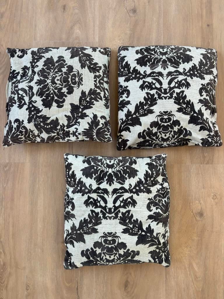 3 sierkussens, 47 cm, barok stijl (zwart wit), Huis en Inrichting, Ophalen of Verzenden, Zo goed als nieuw, Zwart, Vierkant