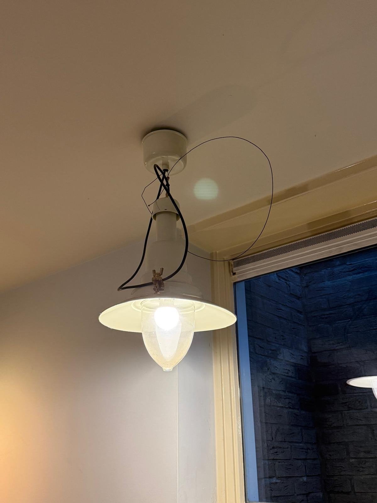 2 stuks Vintage Industriële Hanglamp - Crème Wit Metaal, Ophalen, Gebruikt, Metaal, E27 (groot)
