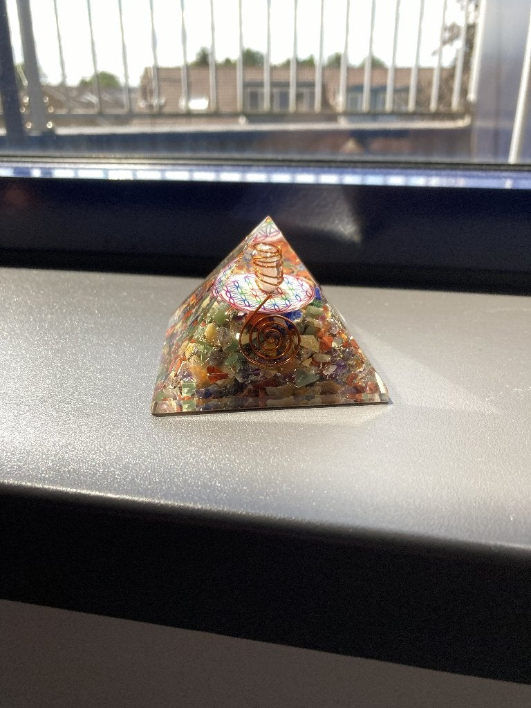 Orgonite Piramide 7 Chakras, Ophalen of Verzenden, Zo goed als nieuw