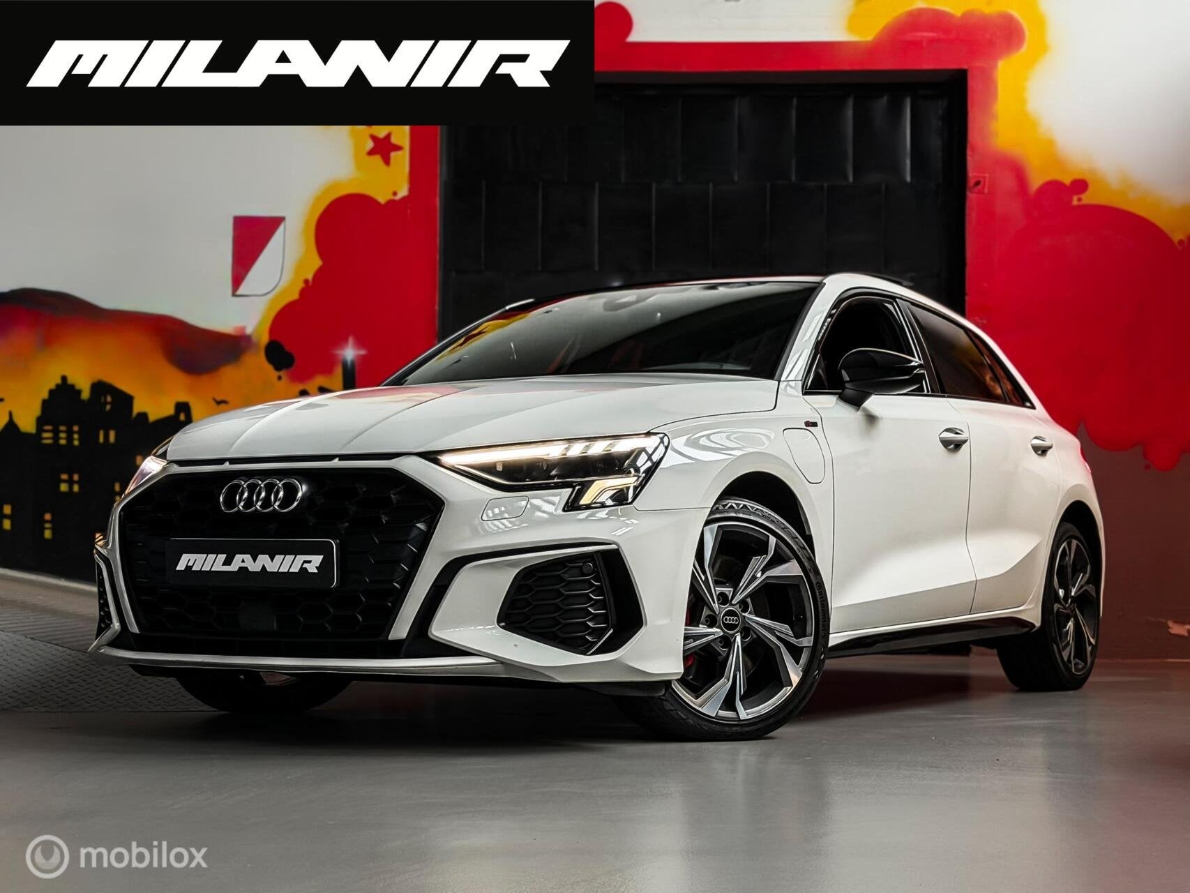 Audi A3 Sportback 45 TFSIe S-Line Competition|Pano|Sfeer|B&O, Auto's, Gebruikt, 4 cilinders, Wit, Hybride Elektrisch/Benzine
