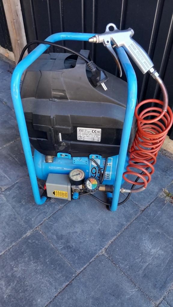 Fini AirTask Bleu Compressor 95dB - Zo goed als nieuw, 6 tot 10 bar, Ophalen of Verzenden, Zo goed als nieuw, Minder dan 200 liter/min