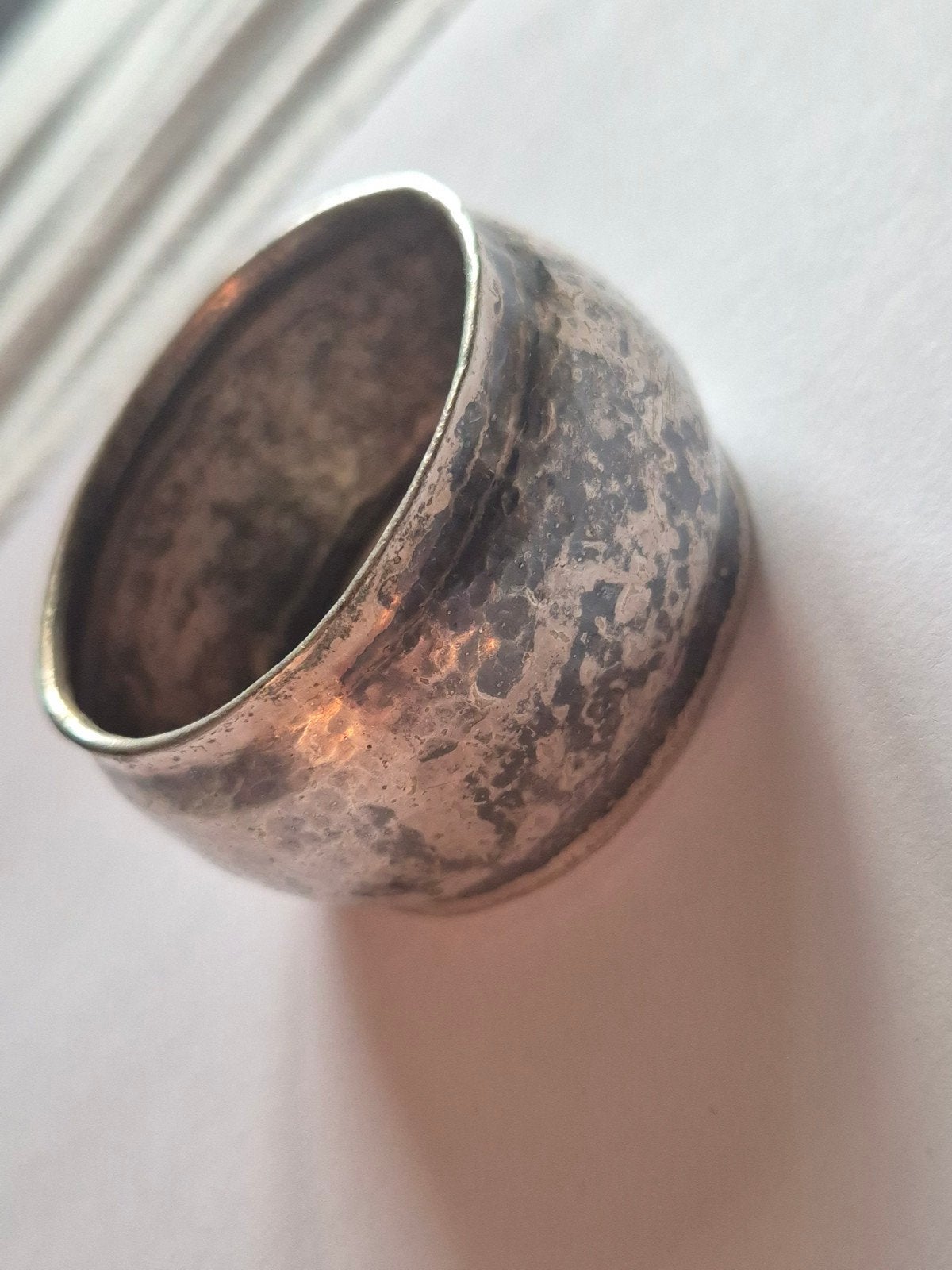 Oude zilverkleurige servetring, Antiek en Kunst, Verzenden