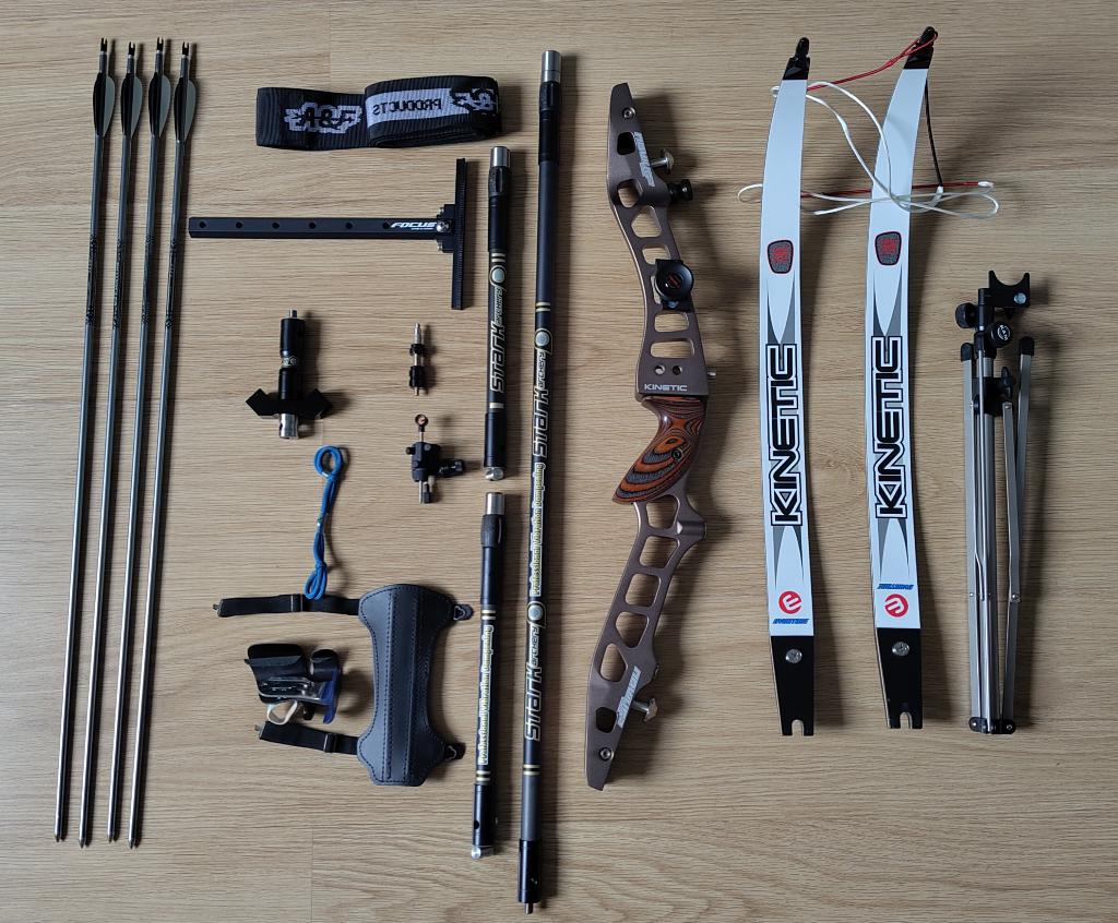 Complete handboog inclusief toebehoren en tas, Ophalen, Zo goed als nieuw, Recurveboog