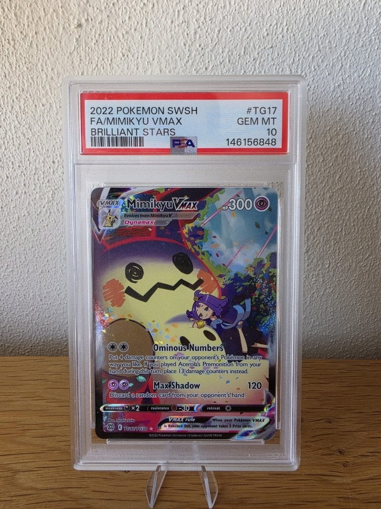 Pokémon Mimikyu VMAX PSA 10 Brilliant Stars TG17, Ophalen of Verzenden, Nieuw, Losse kaart, Foil
