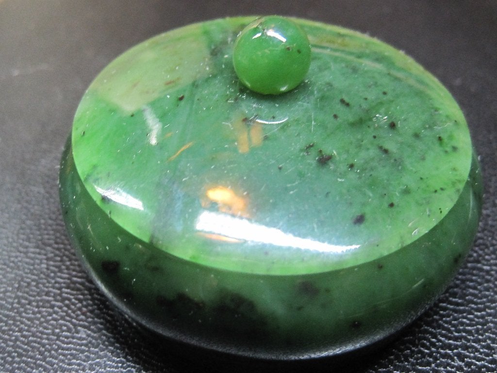 Antiek Jade dekseldoosje mooie grone kleur natuurlijke Jade, Ophalen, Overige materialen, Overige typen, Met edelsteen