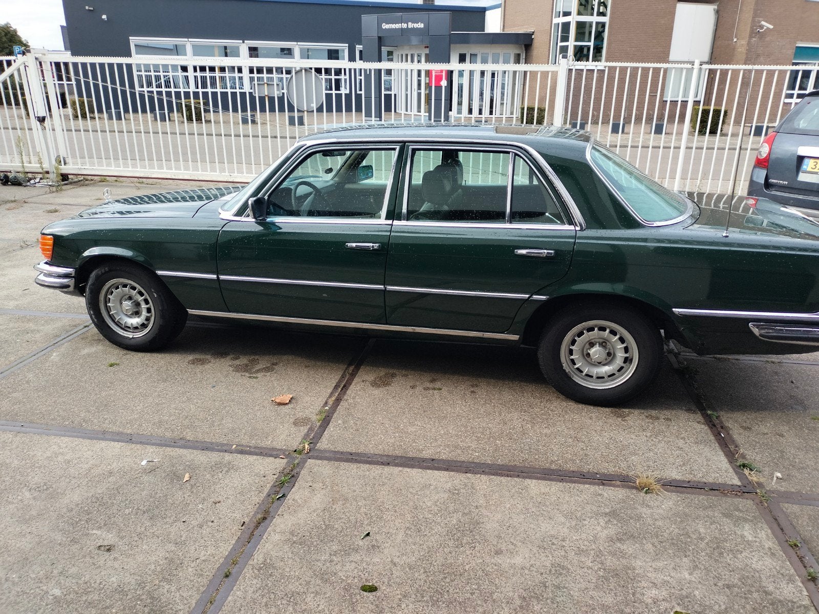Mercedes-Benz S-Klasse 3.5 350 SE 1975 Groen, Auto's, Mercedes-Benz, 8 cilinders, Handgeschakeld, Sedan, Lederen bekleding
