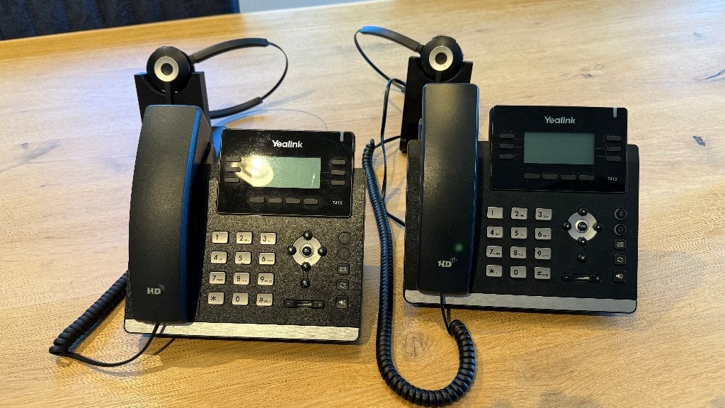 10x Yealink T41S IP-telefoon met draadloze Jabra-headset., Telecommunicatie, Ophalen of Verzenden, Zo goed als nieuw, Telefoon
