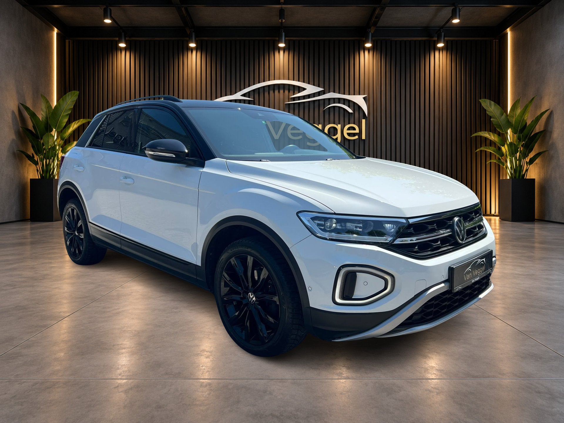 Volkswagen T-Roc 1.0 TSI Life camera, virtual cockpit, cruis, Voorwielaandrijving, Gebruikt, Zwart, Verwarmde buitenspiegels