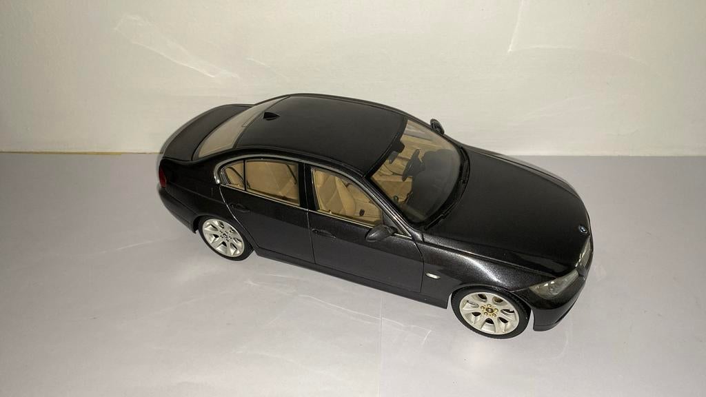 BMW 3 SERIES SEDAN BLACK 1:18, Hobby en Vrije tijd, Modelauto's | 1:18, Ophalen of Verzenden, Zo goed als nieuw, Auto