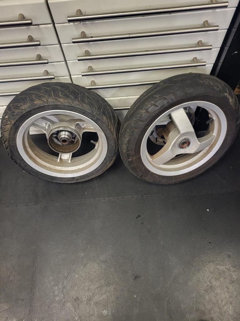 Velgen / wielen met banden Peugeot New vivacity 4 takt, Ophalen, Gebruikt, ., Overige typen
