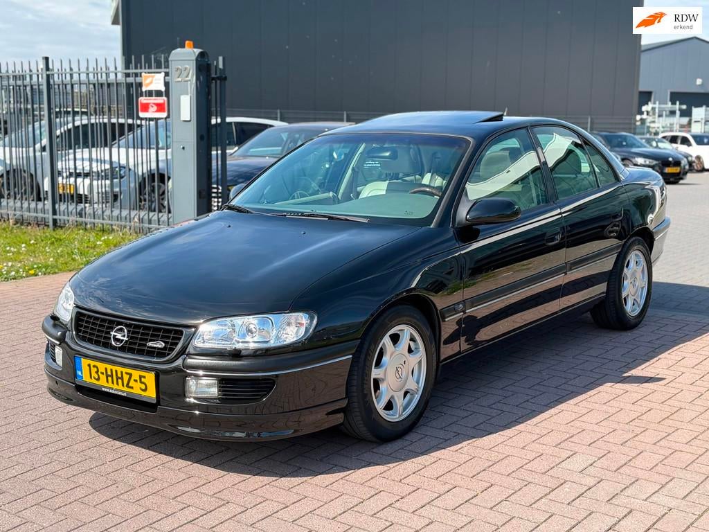 Opel Omega 3.0i V6 Sport MV6 Uniek! Youngtimer Top staat!, Auto's, Opel, Omega, Achterwielaandrijving, 1670 kg, Zwart