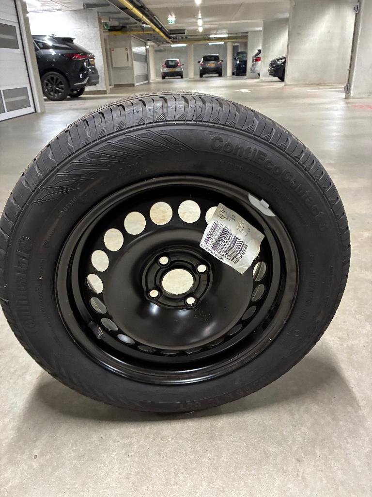 Volledig nieuwe Autovelg in combinatie met nieuwe band., Ophalen, 15 inch, Banden en Velgen, Nieuw