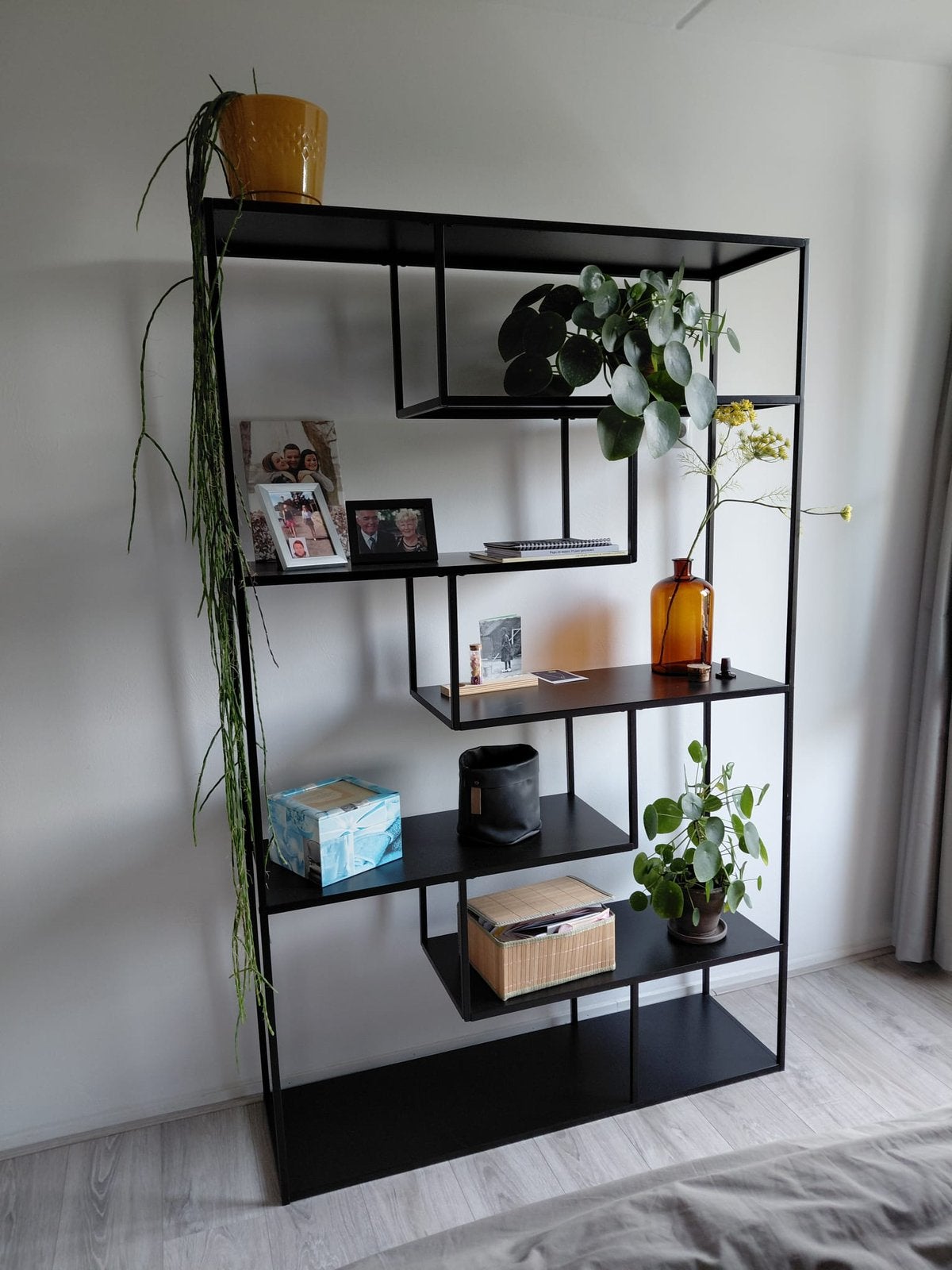Wandkast zwart 117x35x190 Karwei, Huis en Inrichting, Kasten | Wandmeubels, Ophalen, Zo goed als nieuw, Minder dan 150 cm, Minder dan 100 cm