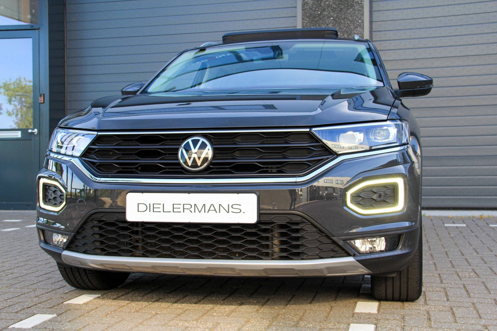 Volkswagen T-Roc 1.5 TSI DSG | Pano | Vol in de opties, 15 km/l, 1498 cc, Zwart, 4 cilinders