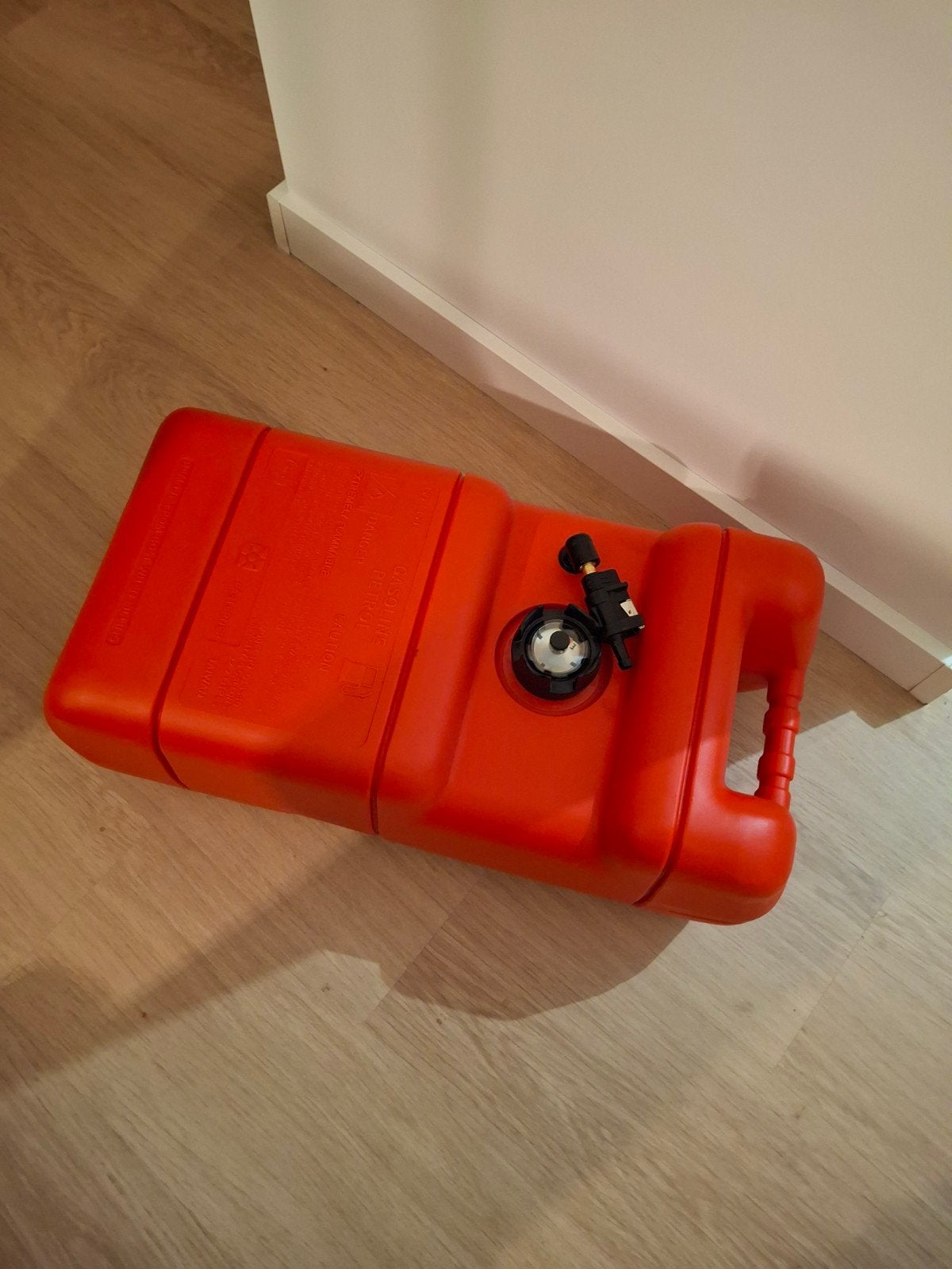 benzinetank 22 liter met meter opsturen mogelijk, Watersport en Boten, Bootonderdelen, Ophalen of Verzenden, Motor en Techniek