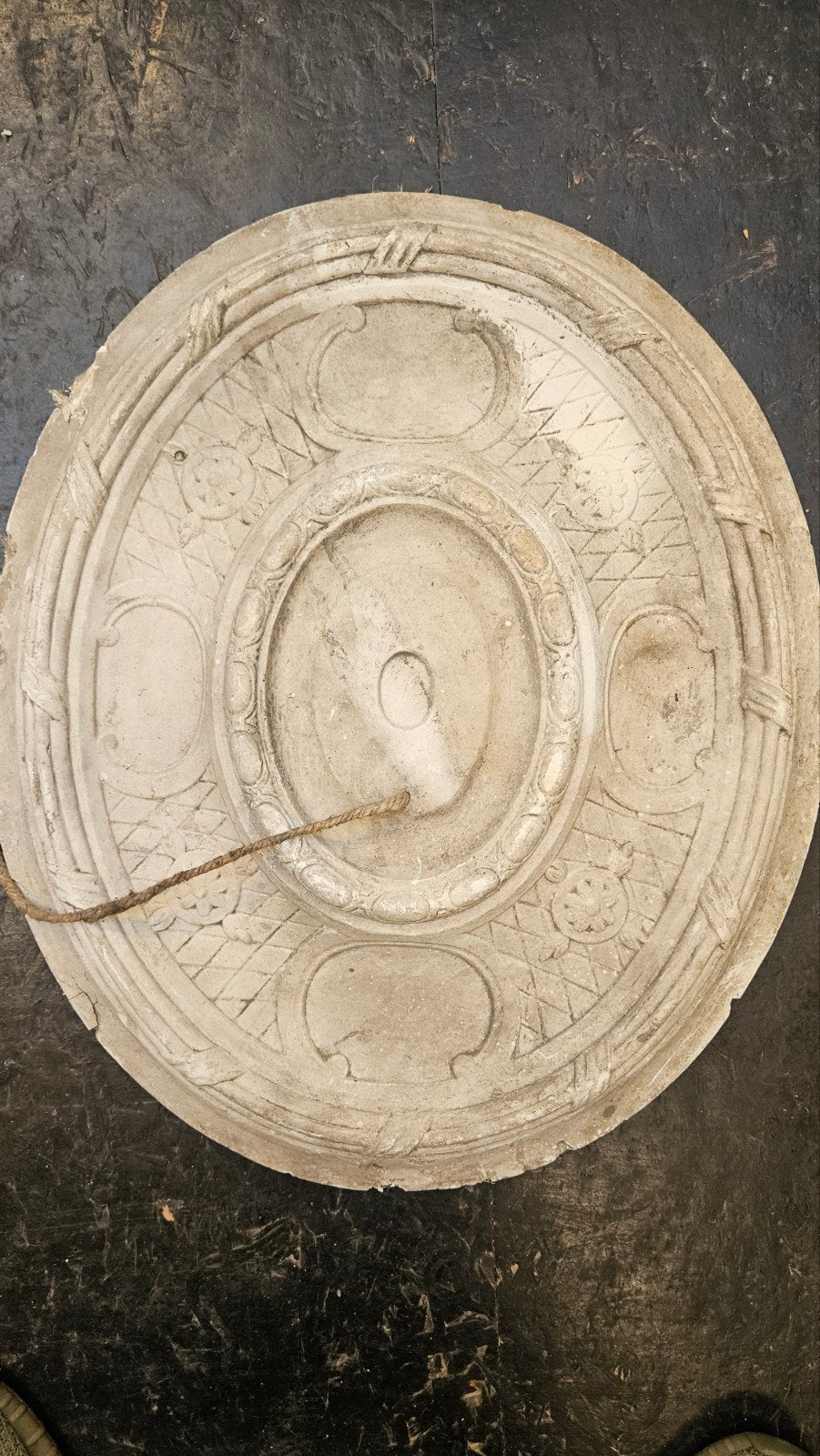 Brocante gips ornament, Ophalen