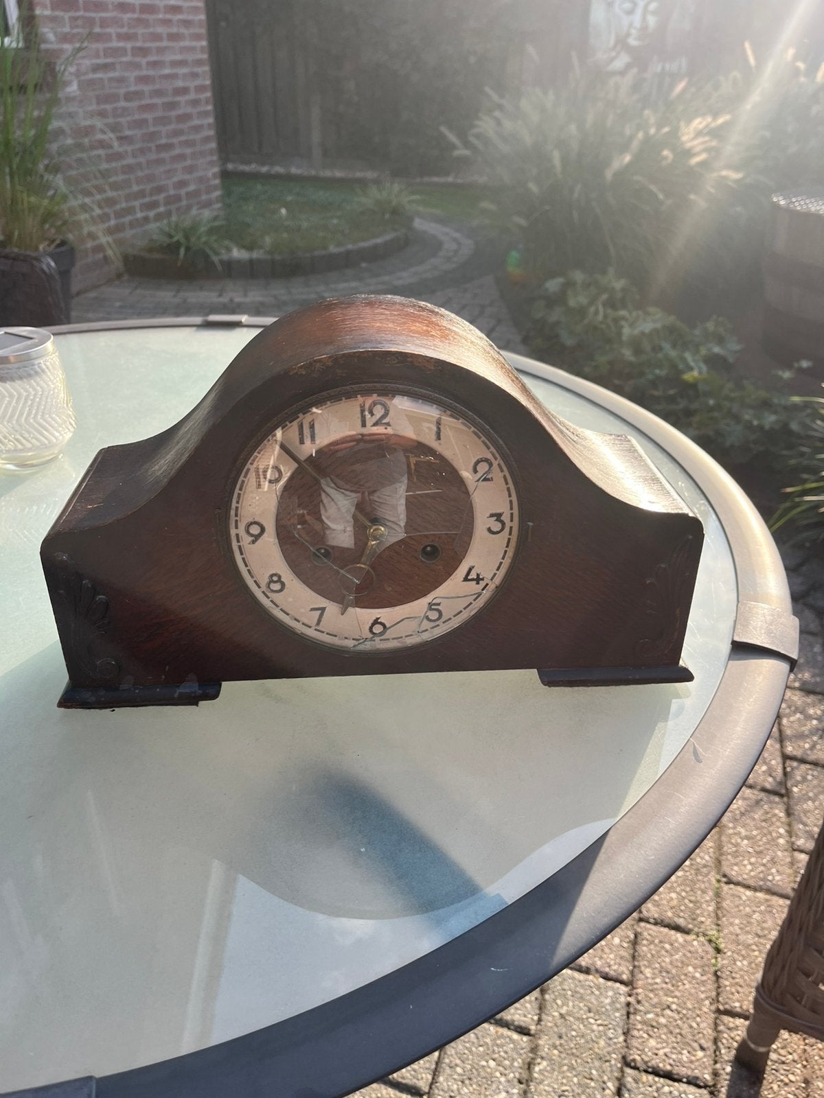 Oude pendule met iets werk glas kapot, Antiek en Kunst, Ophalen