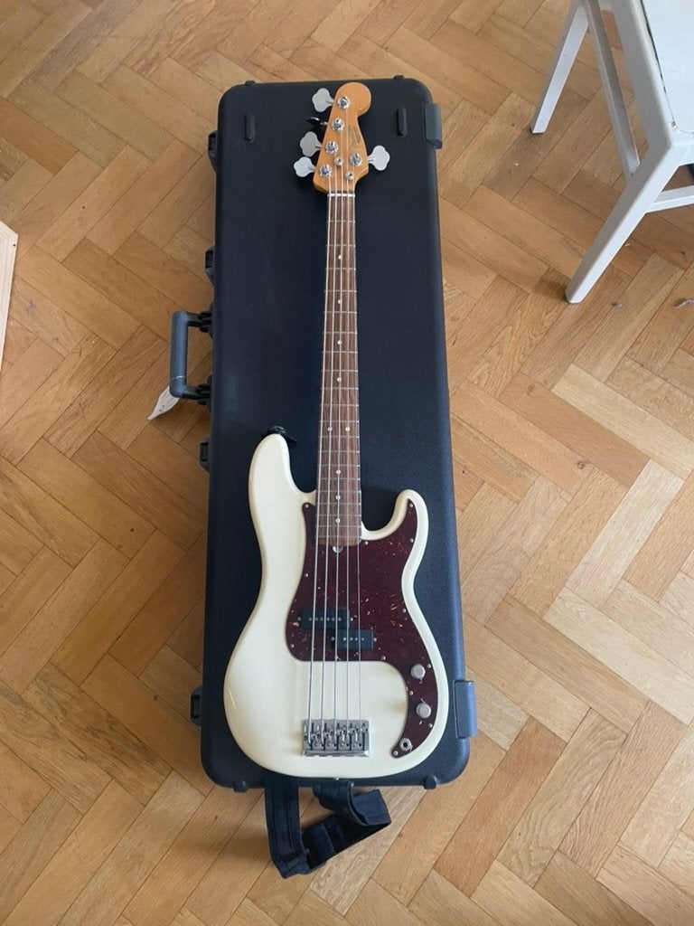 Fender American Professional ii P Bass 5 string, Muziek en Instrumenten, Snaarinstrumenten | Gitaren | Bas, Ophalen, Zo goed als nieuw