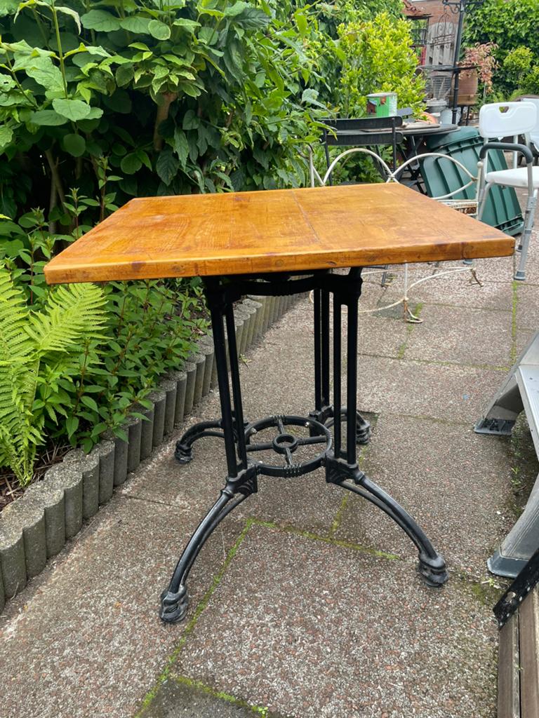 4 stuks bistro tafel maat 74/67/67 cm per stuk 75.€, Ophalen of Verzenden, Zo goed als nieuw