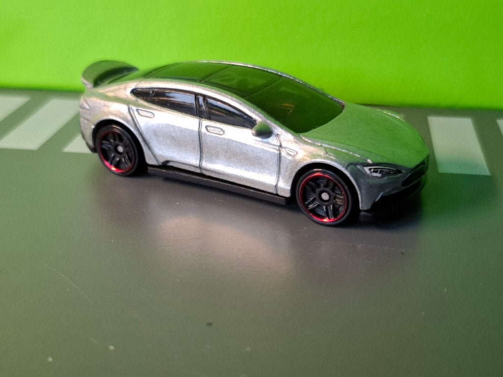 Hotwheels - Tesla Model S [zilver] 1/60, Ophalen of Verzenden, Gebruikt, Auto