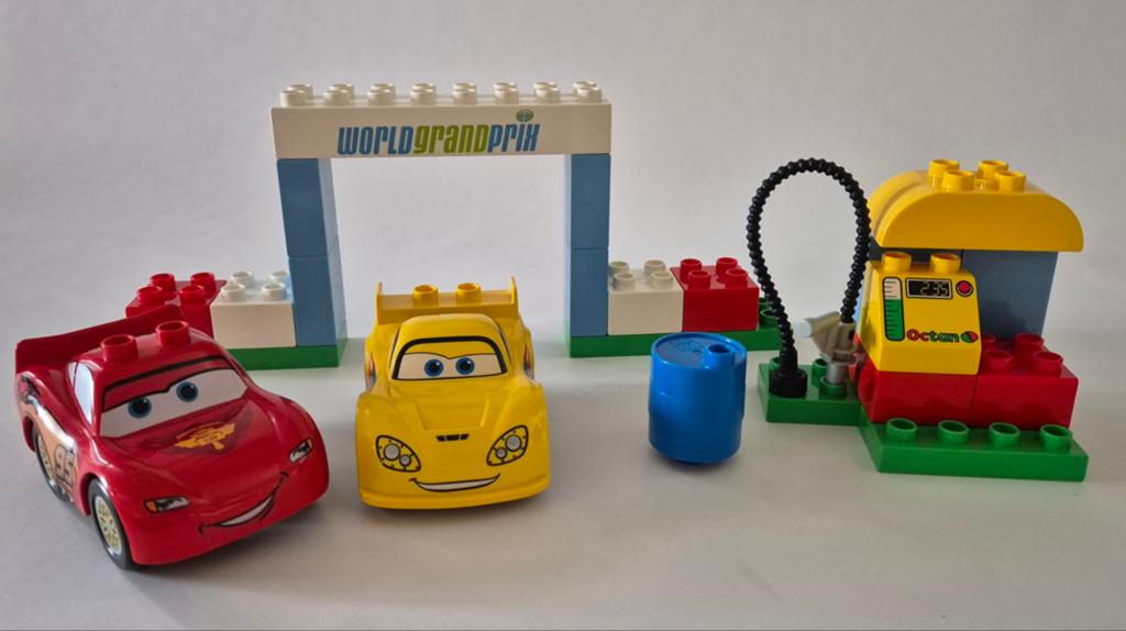 Disney - Cars - Race dag - World Grand Prix - Duplo 6133, Kinderen en Baby's, Speelgoed | Duplo en Lego, Ophalen of Verzenden