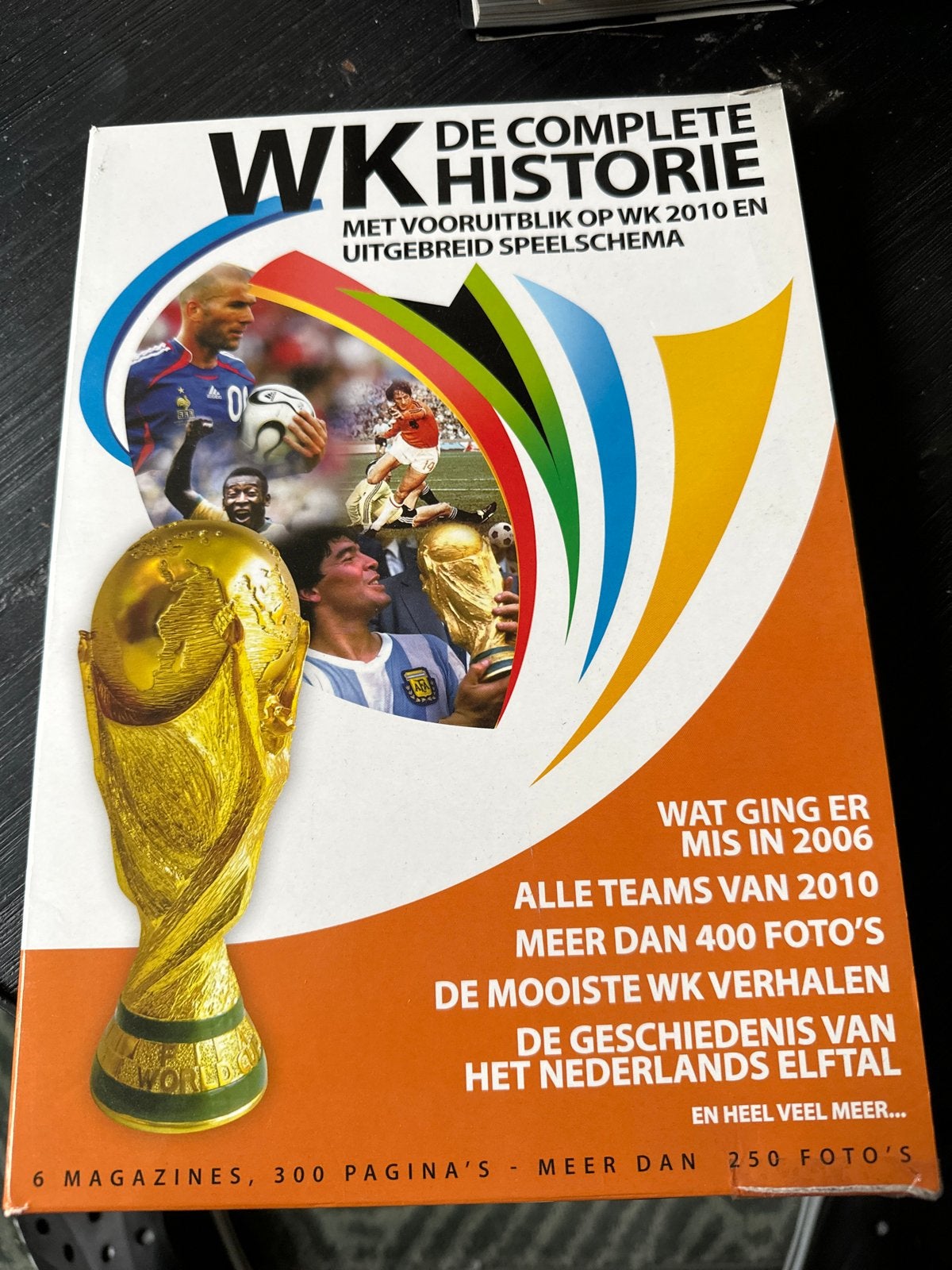 WK Voetbal: De Complete WK Historie + DVD (2010), Boeken, Ophalen of Verzenden, Zo goed als nieuw, Balsport