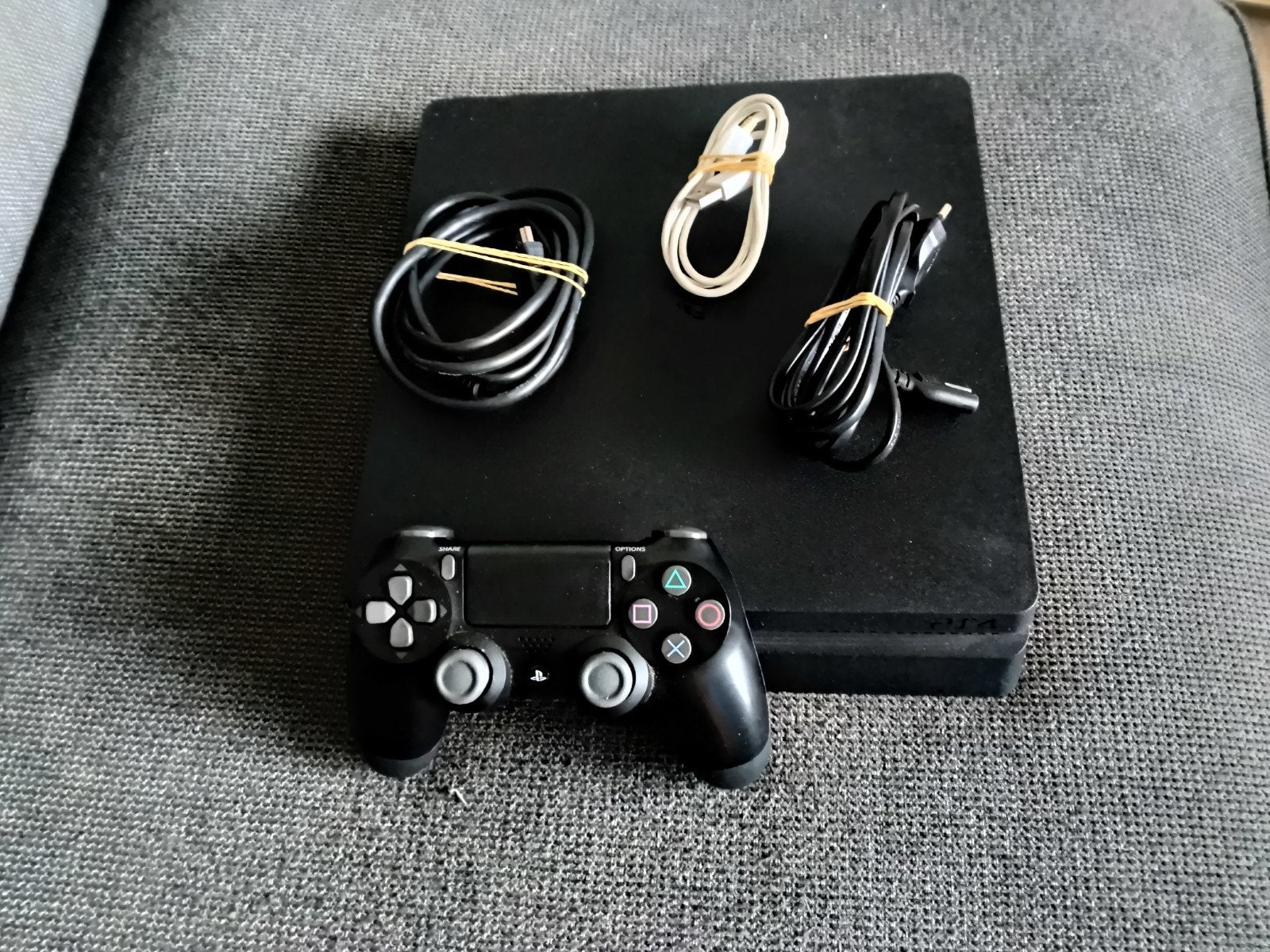 PlayStation 4 Slim 1Tb met 1 controller en kabels, Spelcomputers en Games, Spelcomputers | Sony PlayStation 4, Ophalen of Verzenden
