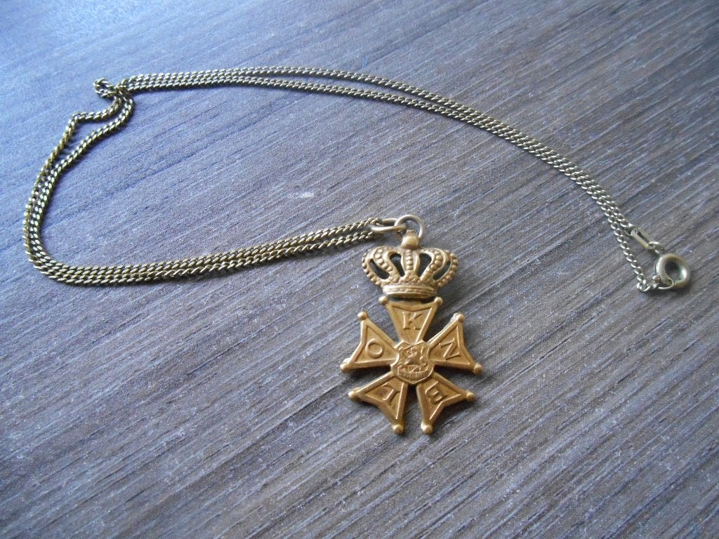Vierdaagse halsketting met medaille 2de keer, Ophalen of Verzenden, Overige materialen, Nederland