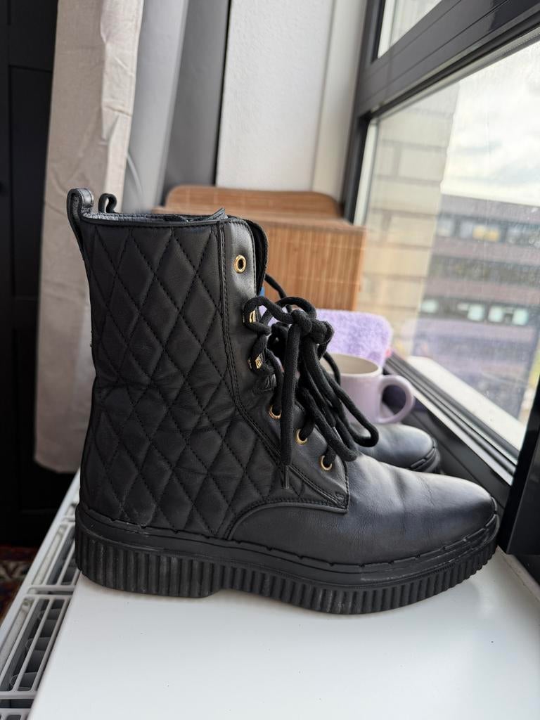 Tod's boots, maat 39, Ophalen of Verzenden, Gedragen, Zwart, Lage of Enkellaarzen