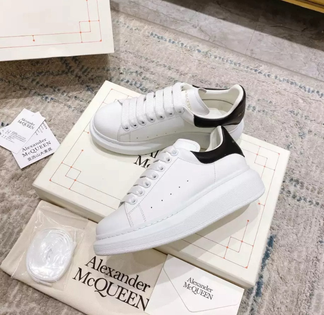 Alexander mcqueen schoenen, Ophalen of Verzenden, Nieuw, Sneakers of Gympen