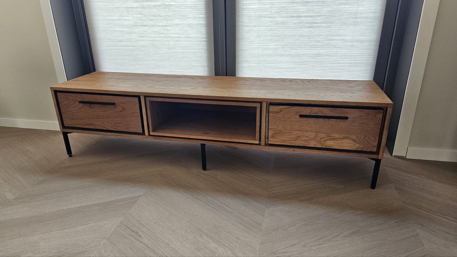 Tv meubel, Huis en Inrichting, Slaapkamer | Nachtkastjes, Ophalen, Zo goed als nieuw, Minder dan 45 cm