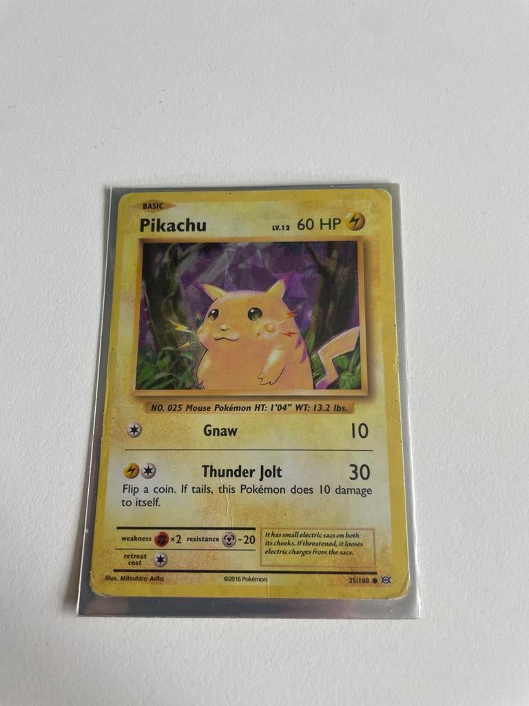 Pikachu Pokémon kaart 35/108, Verzenden, Zo goed als nieuw, Losse kaart, Foil
