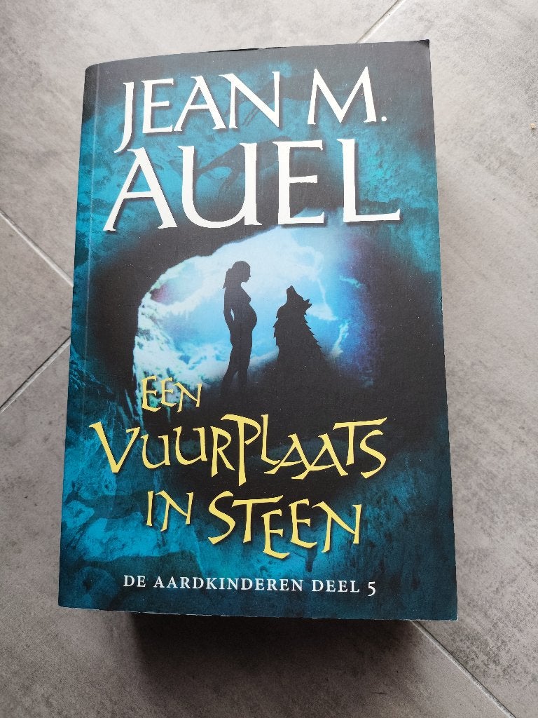 Jean M Auel Een vuurplaats in Steen in zeer nette staat, Boeken, Ophalen of Verzenden, Zo goed als nieuw, Jean M. Auel