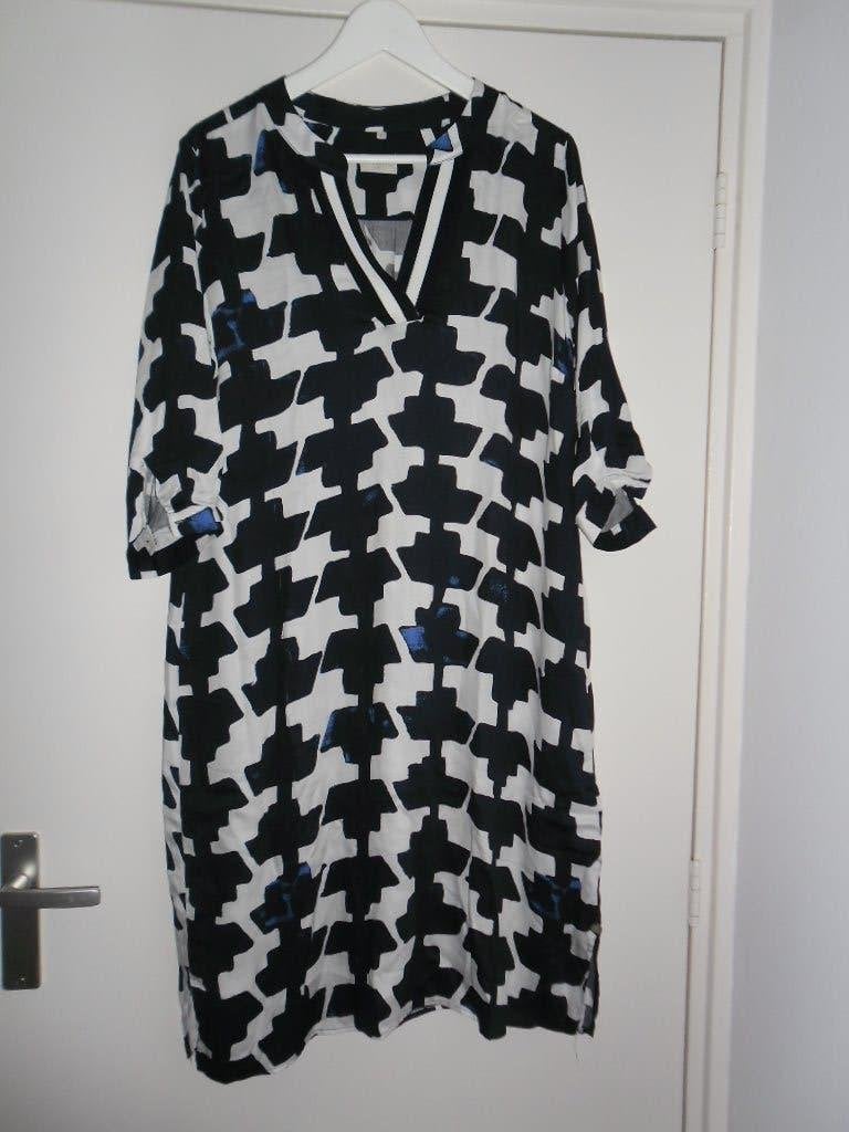 Milano Italy Blauw/Witte Jurk Met Print Maat 42, Blauw, Maat 42/44 (L), Milano Italy, Ophalen of Verzenden